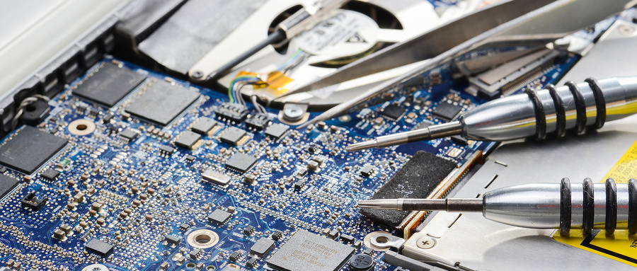 理科男生很青睐的7类专业 报考人数较多 但就业率确实不错