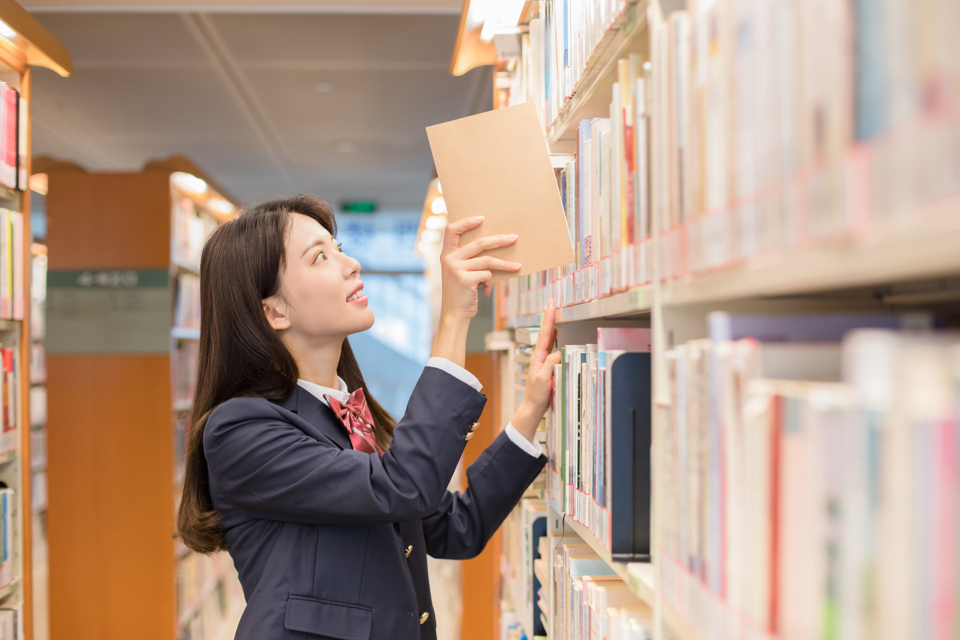 適合理科生女孩子學(xué)的專業(yè)有哪些？附理科女生最吃香的十大專業(yè)2022